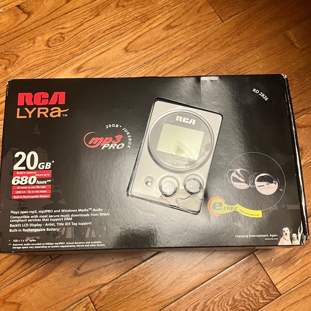 RCA Lyra 20GB MP3 Jukebox RD2826 – Rare, Near-Mint, Complete Set